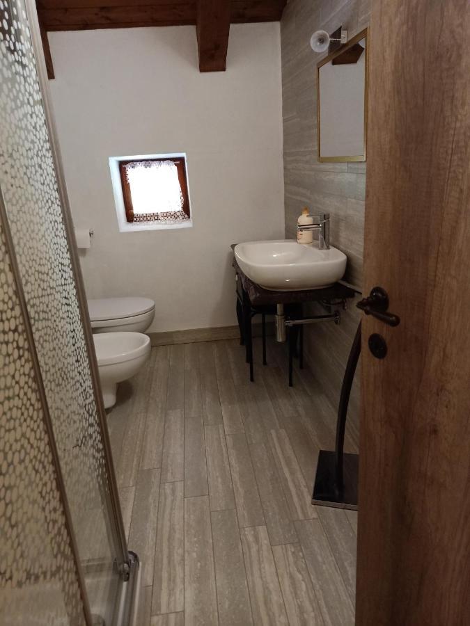 Vite Dipinte 1 Bilocale In Langa Apartment Novello Luaran gambar