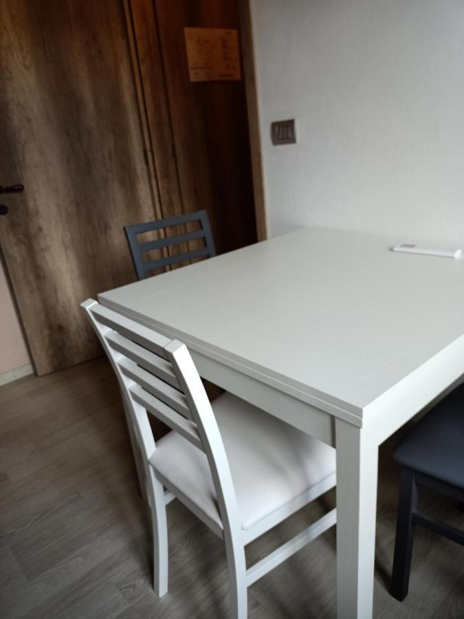 Vite Dipinte 1 Bilocale In Langa Apartment Novello Luaran gambar