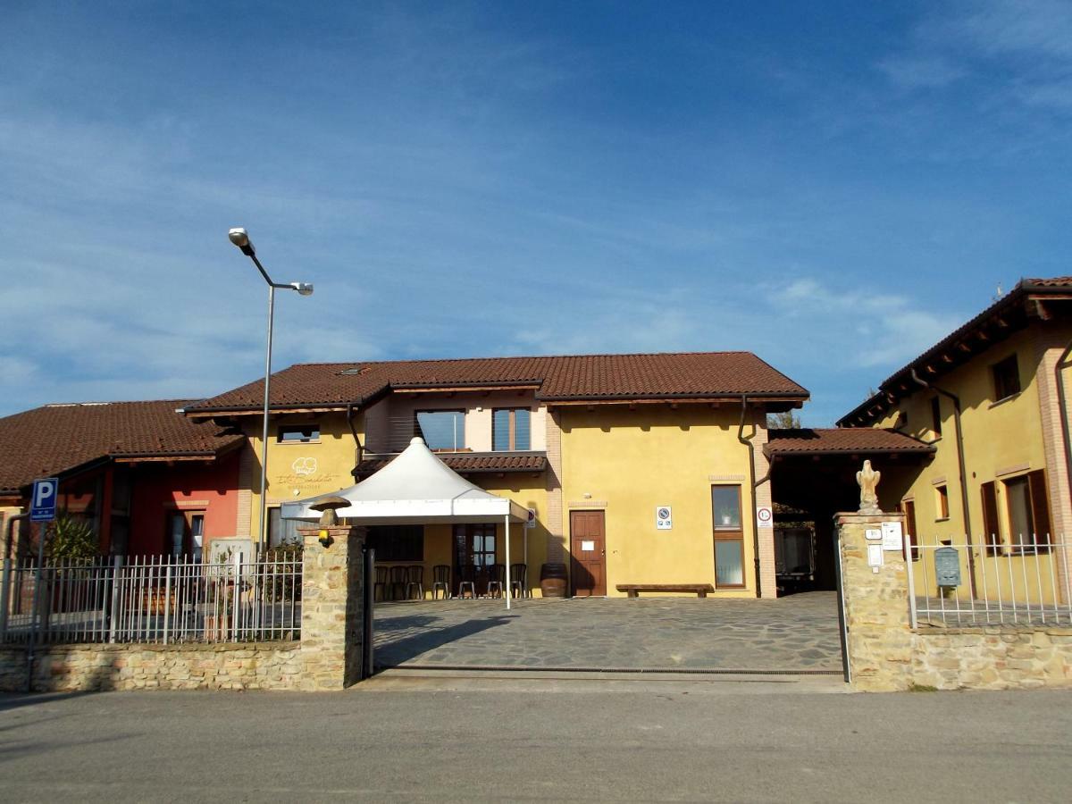 Vite Dipinte 1 Bilocale In Langa Apartment Novello Luaran gambar